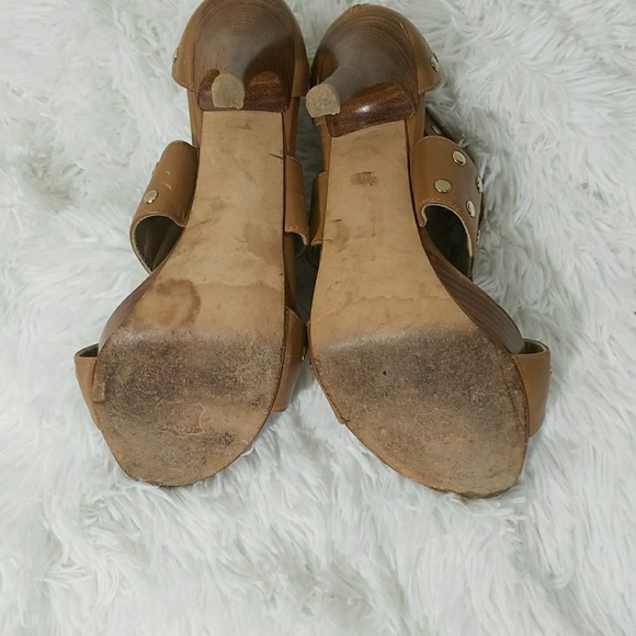 STUART WEITZMAN HIGH HEEL SANDAL WITH GOLD STUDS - Picture 5 of 7